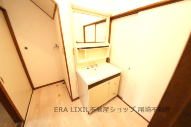 久喜市鷲宮の一戸建ての独立洗面台|洗面所