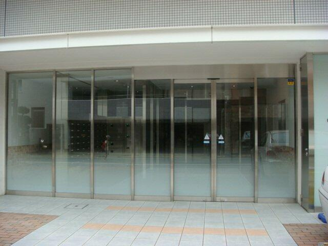 プライムアーバン亀有のエントランス