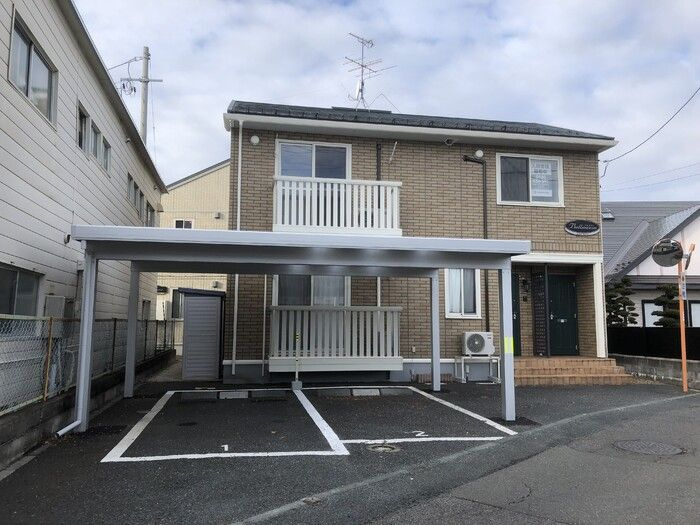 ベルメゾンの駐車場