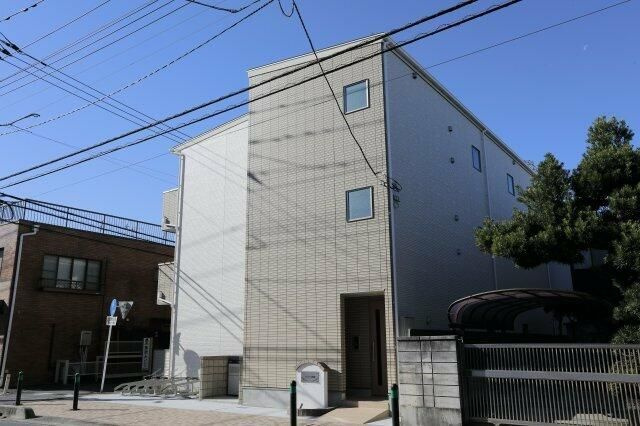 ファミール草加