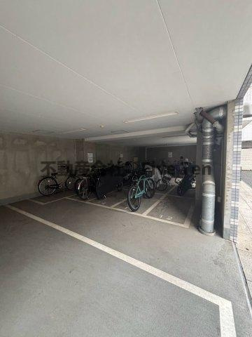 ダイナシティ三宿の駐車場