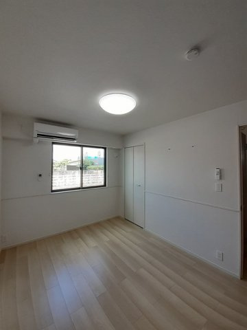プレッソ太田Ⅰの内装|明るい色調の室内です