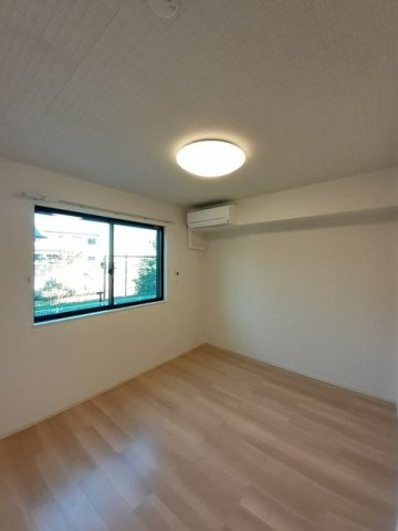 アヴォンリー三本松Ⅰの内装|明るい色調の室内です