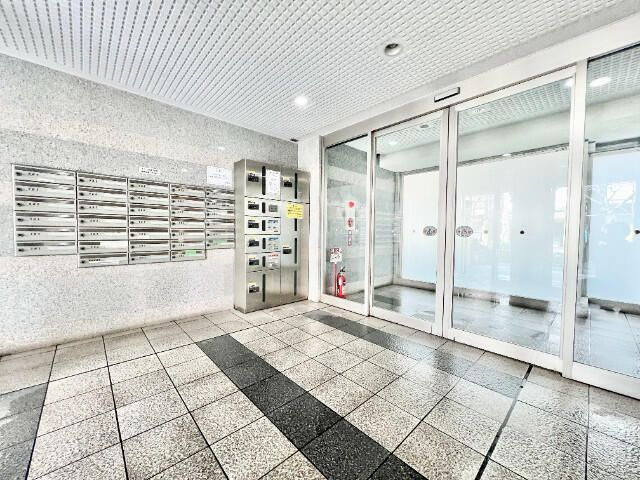 グランフォース横浜伊勢佐木町のエントランス