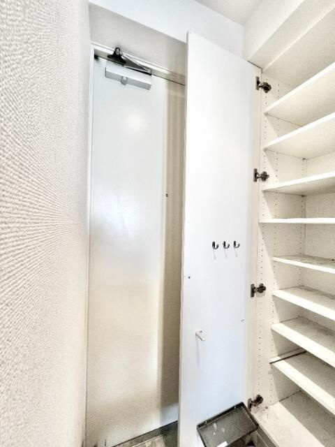 グランフォース横浜伊勢佐木町の玄関