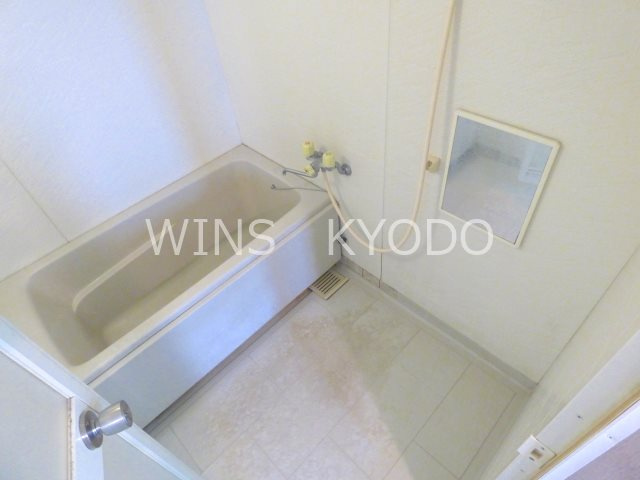 世田谷区千歳台１丁目の賃貸マンションの浴室|クリーニング前
