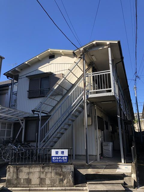 第１５丸三マンションの外観