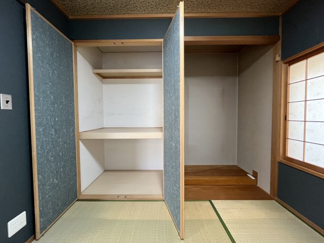 熊取町紺屋2丁目　中古戸建の収納