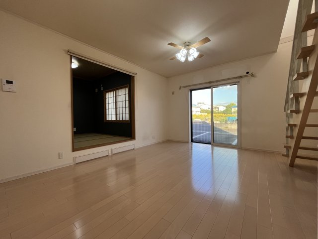 熊取町紺屋2丁目　中古戸建の居間・リビング
