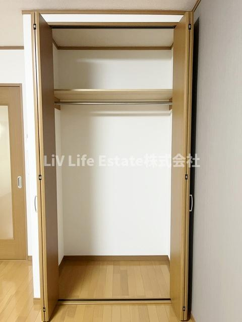 東村山市萩山町１丁目のアパートの収納