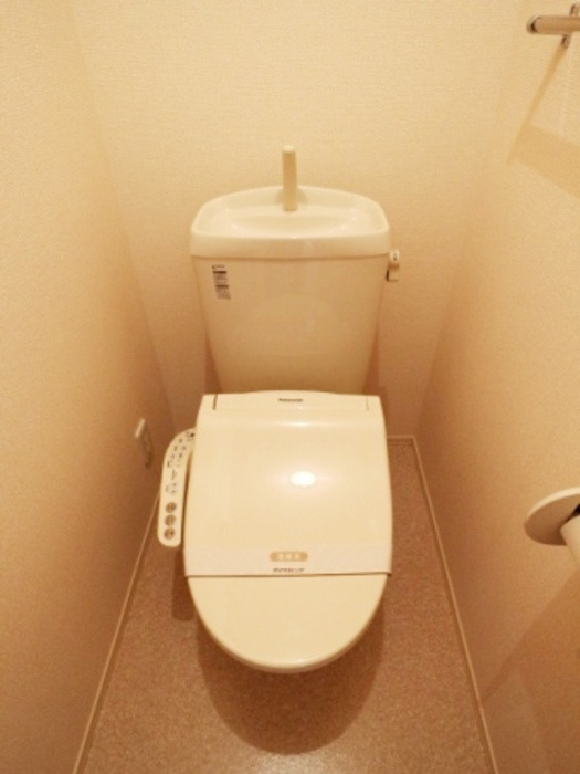 ランセ今谷Ｄのトイレ|落ち着いたトイレです