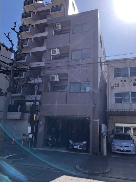 青木ビルの外観