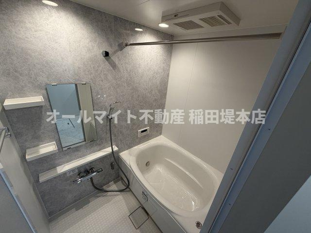 稲城市坂浜のアパートの浴室