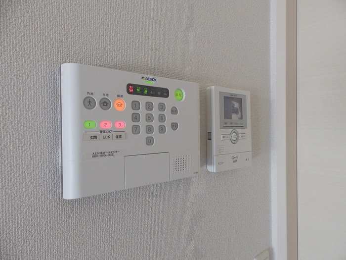 ブランドールの設備|警備会社 警報盤