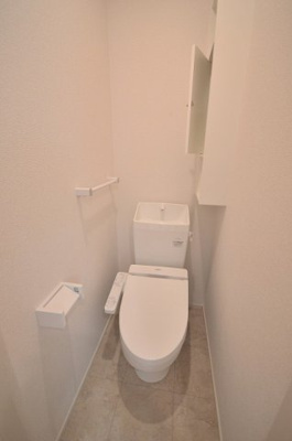 【トイレ】 | プランドール片縄南 | 落ち着いた色調のトイレです