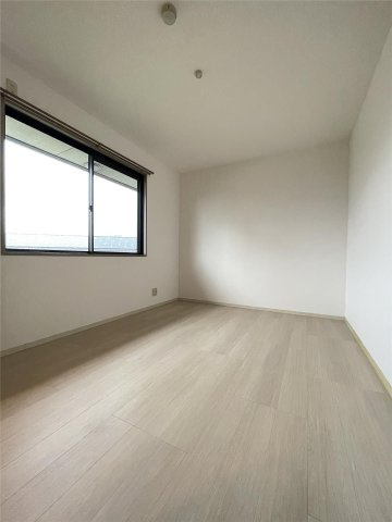 サニーヒル西町の寝室|風通しも良い寝室です☆