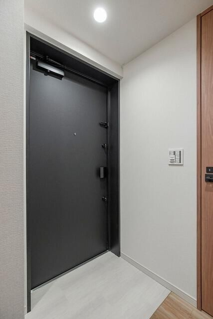 ジオエント横浜関内の玄関