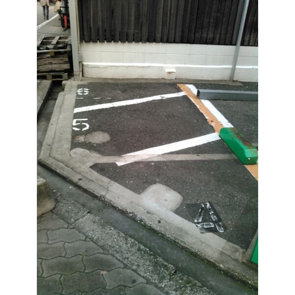 セレブコート安堂寺の駐車場