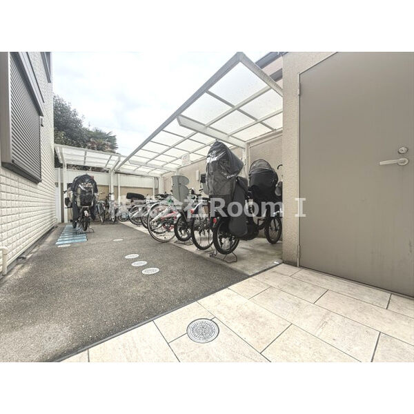 Re-Style(refine style)の駐車場