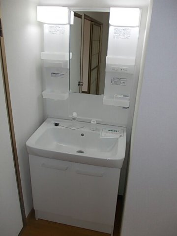 ニューシティ川島Ｂの洗面所|コンパクトで使いやすい洗面所