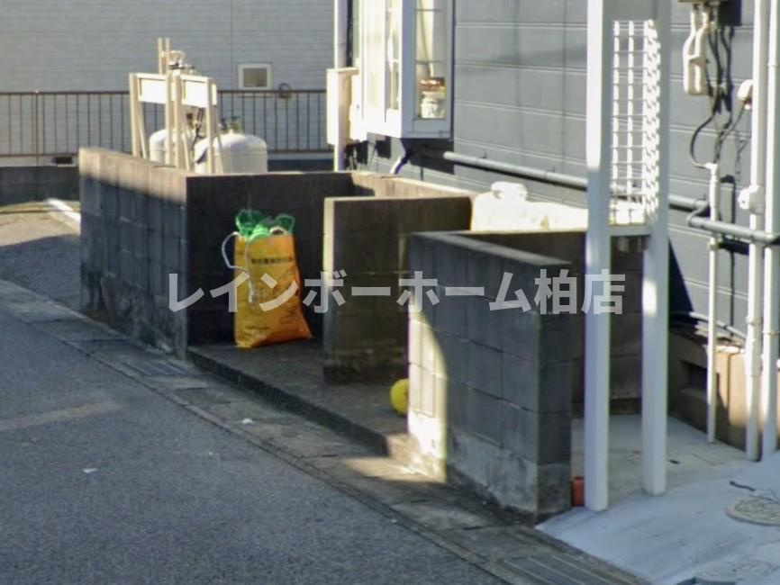 特典：仲介手数料が無料です!!のその他共用部分|ゴミ置き場です