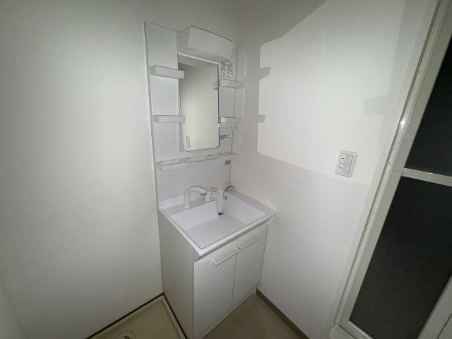 ヴォーン千里園の独立洗面台