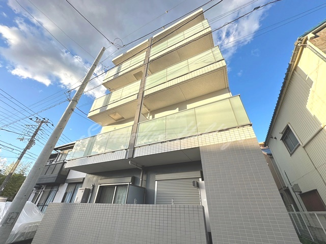 横浜市鶴見区向井町３丁目の賃貸マンションの外観