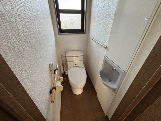 川中島町原 中古住宅のトイレ