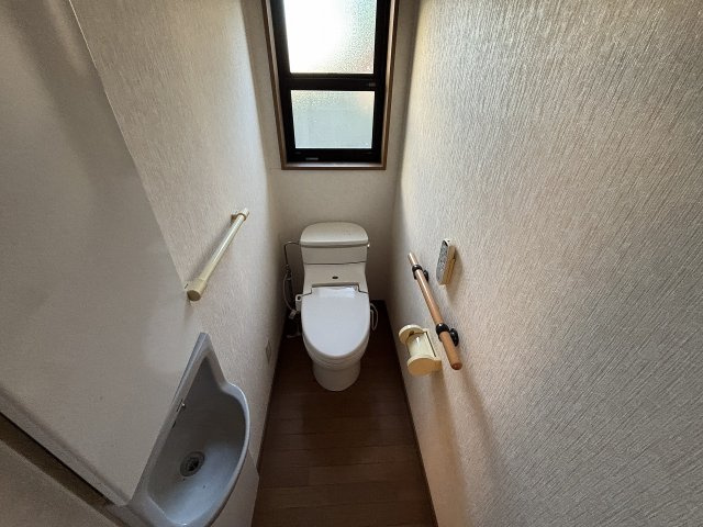 川中島町原 中古住宅のトイレ