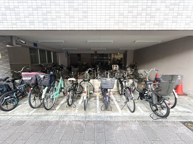 ドムール入谷の駐輪場|ドムール入谷：敷地内に駐輪場・バイク置場ございます！
