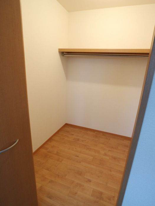 セレニティーホームズＡの収納|大きなものも収納できそうです