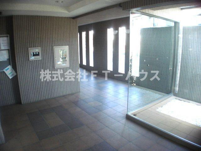 フレラヴィーヌ北本町のロビー