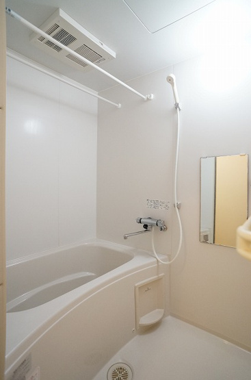 【浴室】 | Maison Rio | 追い焚き機能給湯・乾燥機能付き浴室です（室内写真は他室です）