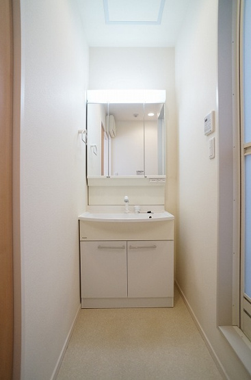 【洗面所】 | Maison Rio | 洗髪洗面化粧台です（室内写真は他室です）