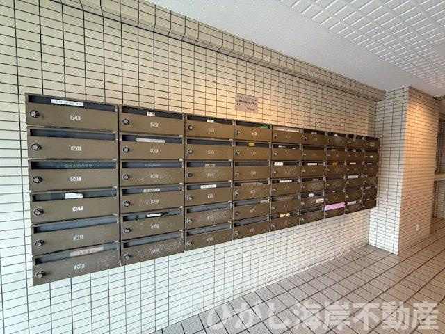 ナイスアーバン平塚総合公園の設備|郵便受け