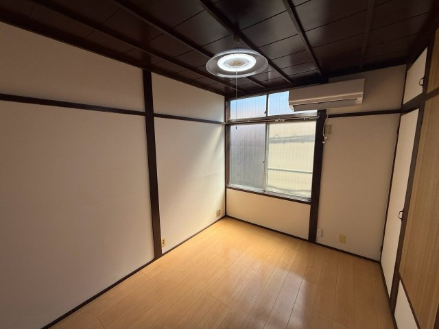BKガレージハウス灘町の和室