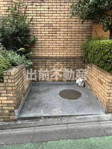 ヒルサイド白山のエントランス