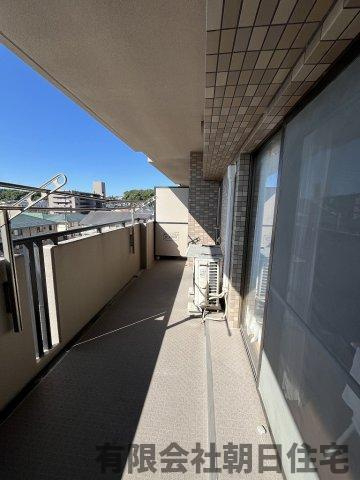 【バルコニー】 | サーパス城山西通り | 開放的で明るい空間を演出してくれるバルコニーです