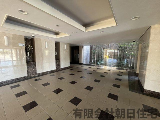 【エントランス】 | サーパス城山西通り | 建物の内部です