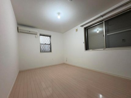 目黒三田2丁目戸建の居間・リビング|ゆったりとしたリビングです