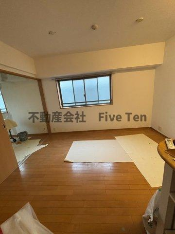ＣＯＺＹ ＣＯＵＲＴ　三軒茶屋 ＴＯＫＹＯの居間・リビング