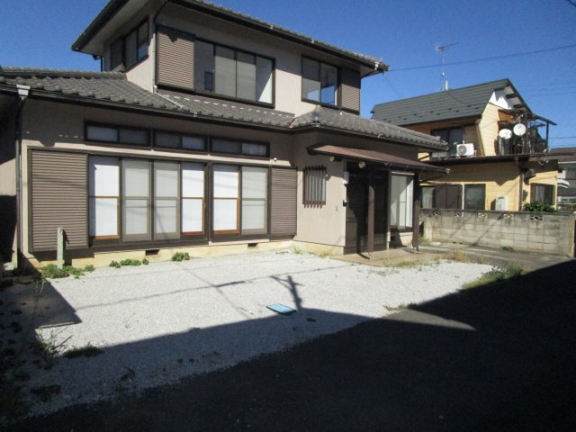 桶川市加納　中古戸建の駐車場