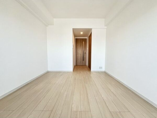 【居間・リビング】 | S-RESIDENCE四日市市堀木amante(アマンテ) | ※現状を優先とします（内装設備が異なる場合がございます）
※同建物別室参考写真