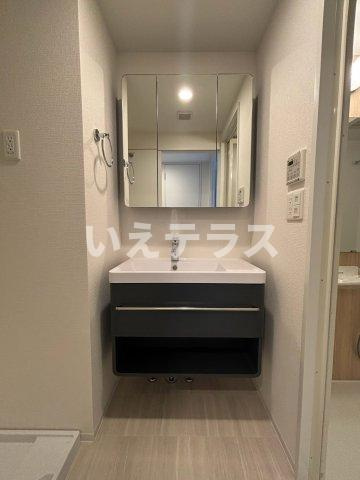 セレニテ神戸西アリエの玄関