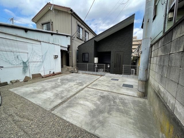 【駐車場】