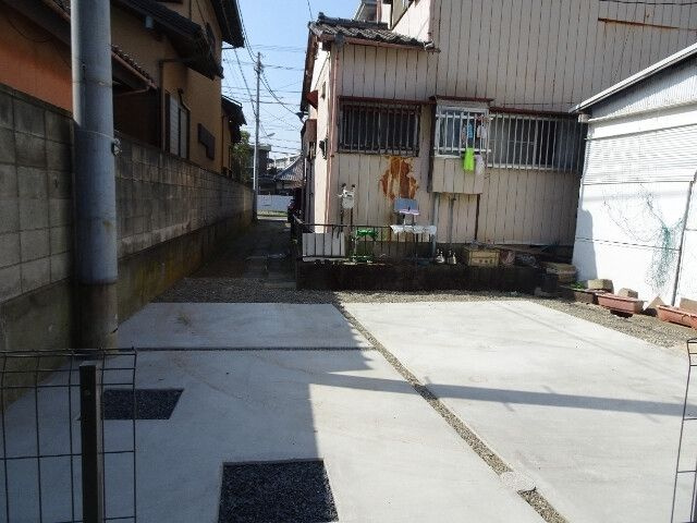 【駐車場】