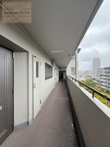 京橋南コーポ2号棟のバルコニー