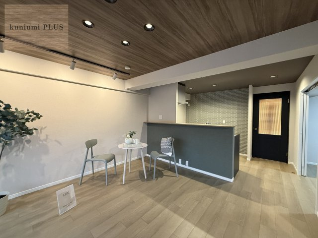 京橋南コーポ2号棟の居間・リビング