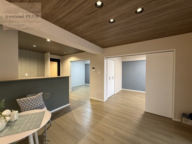 京橋南コーポ2号棟の居間・リビング