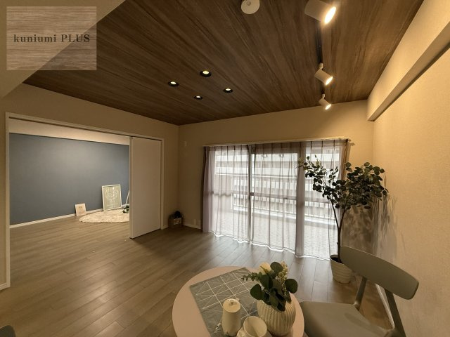 京橋南コーポ2号棟の居間・リビング